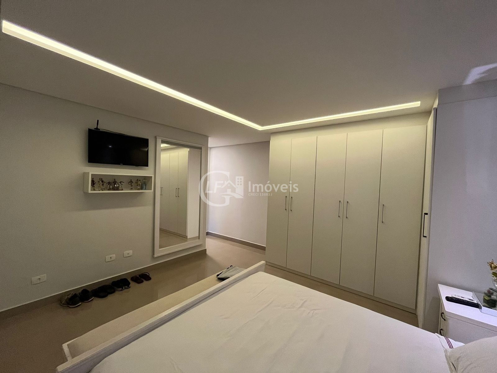 Linda casa com 3 suítes e sala de cinema - foto 16