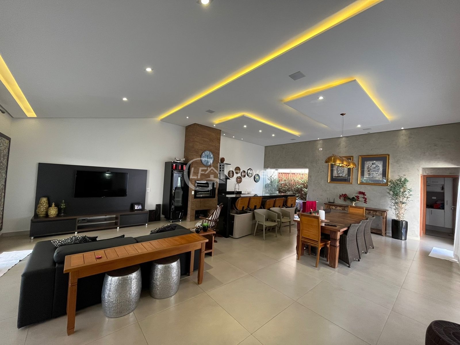 Linda casa com 3 suítes e sala de cinema - foto 29
