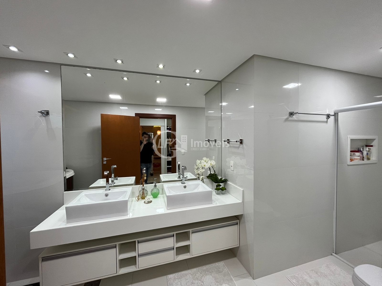 Linda casa com 3 suítes e sala de cinema - foto 21
