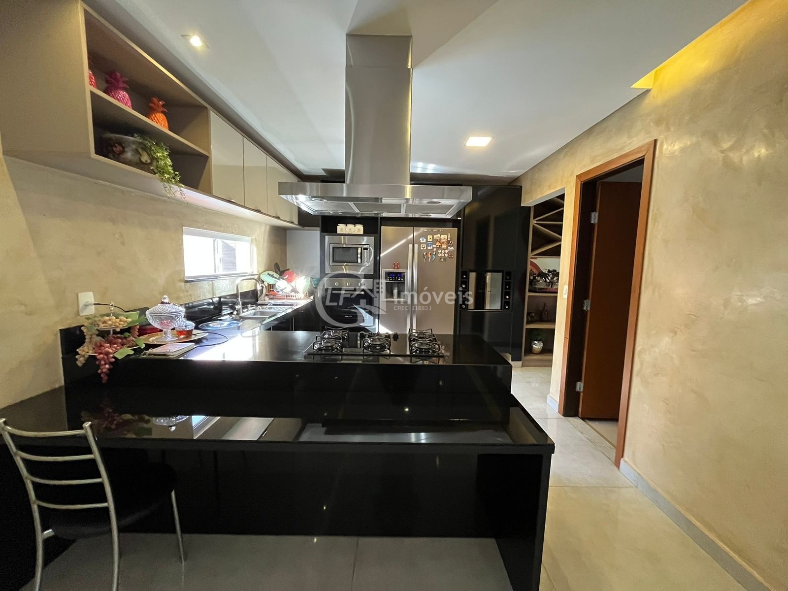Linda casa com 3 suítes e sala de cinema - foto 27