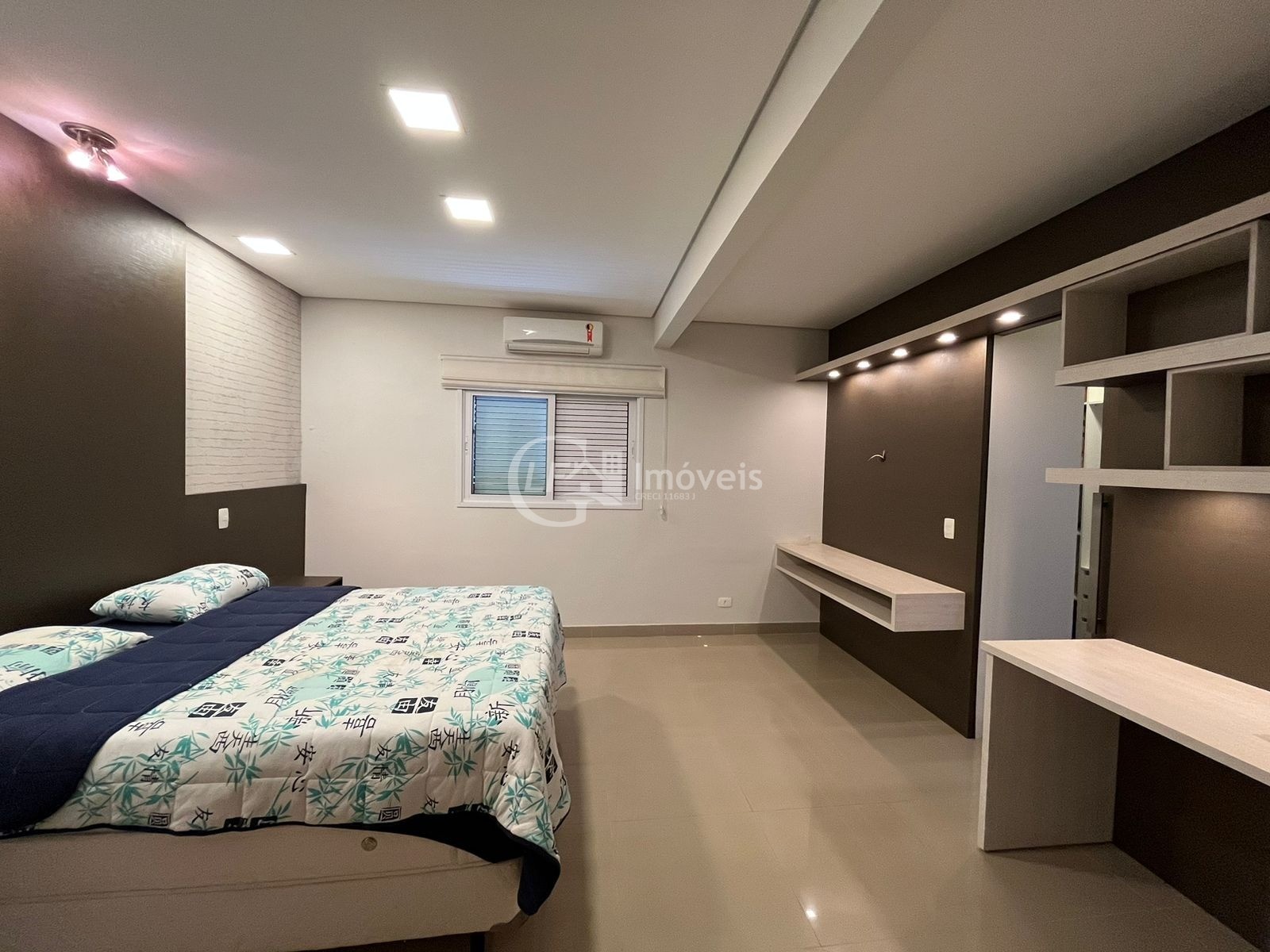 Linda casa com 3 suítes e sala de cinema