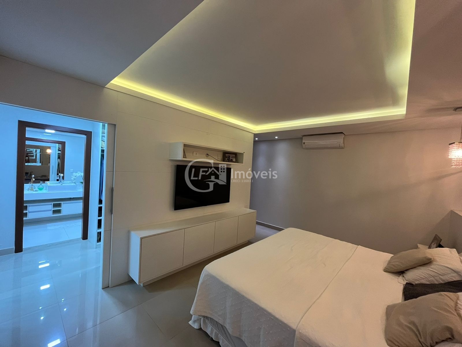 Linda casa com 3 suítes e sala de cinema - foto 19