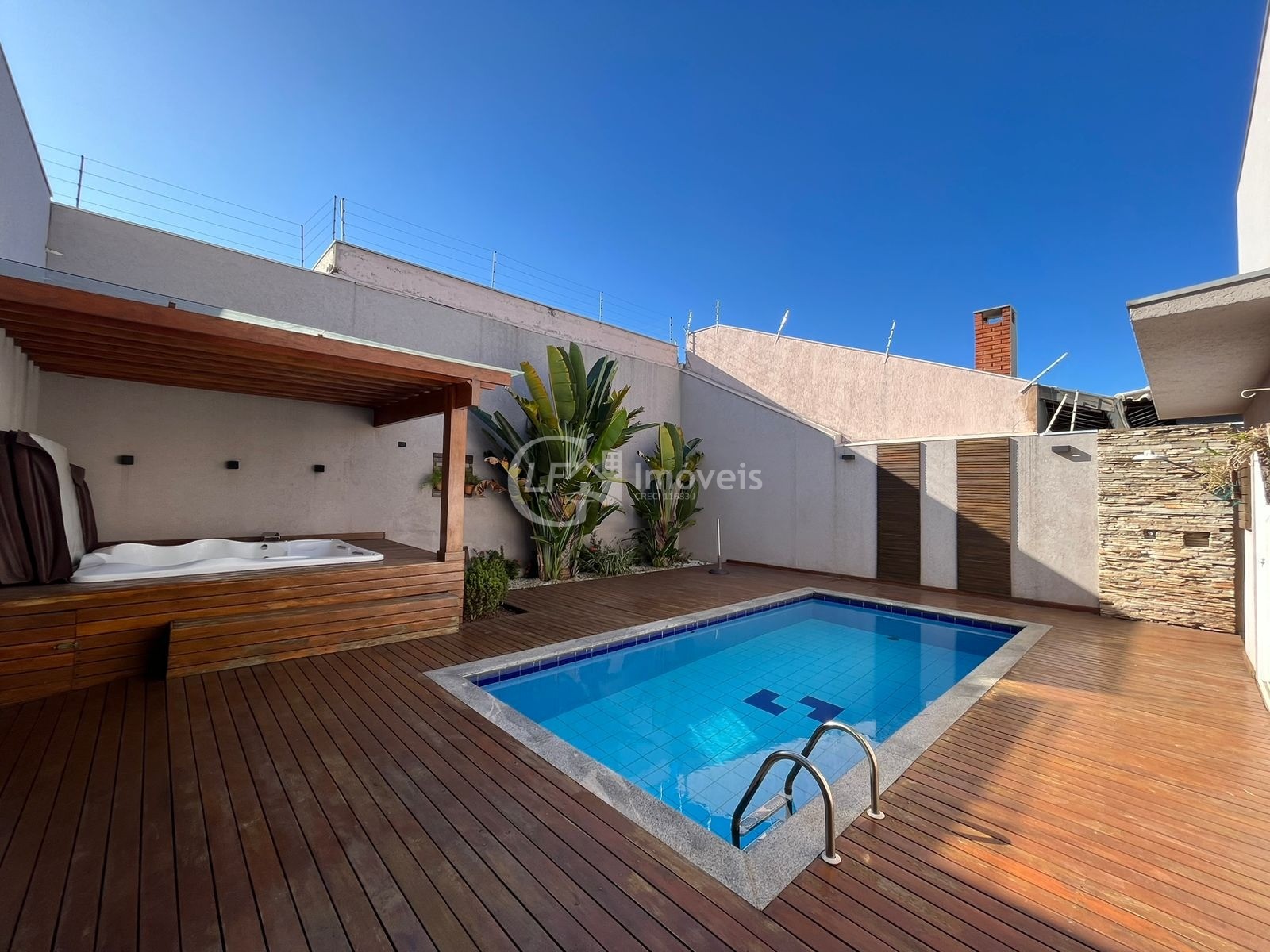 Linda casa com 3 suítes e sala de cinema - foto 35