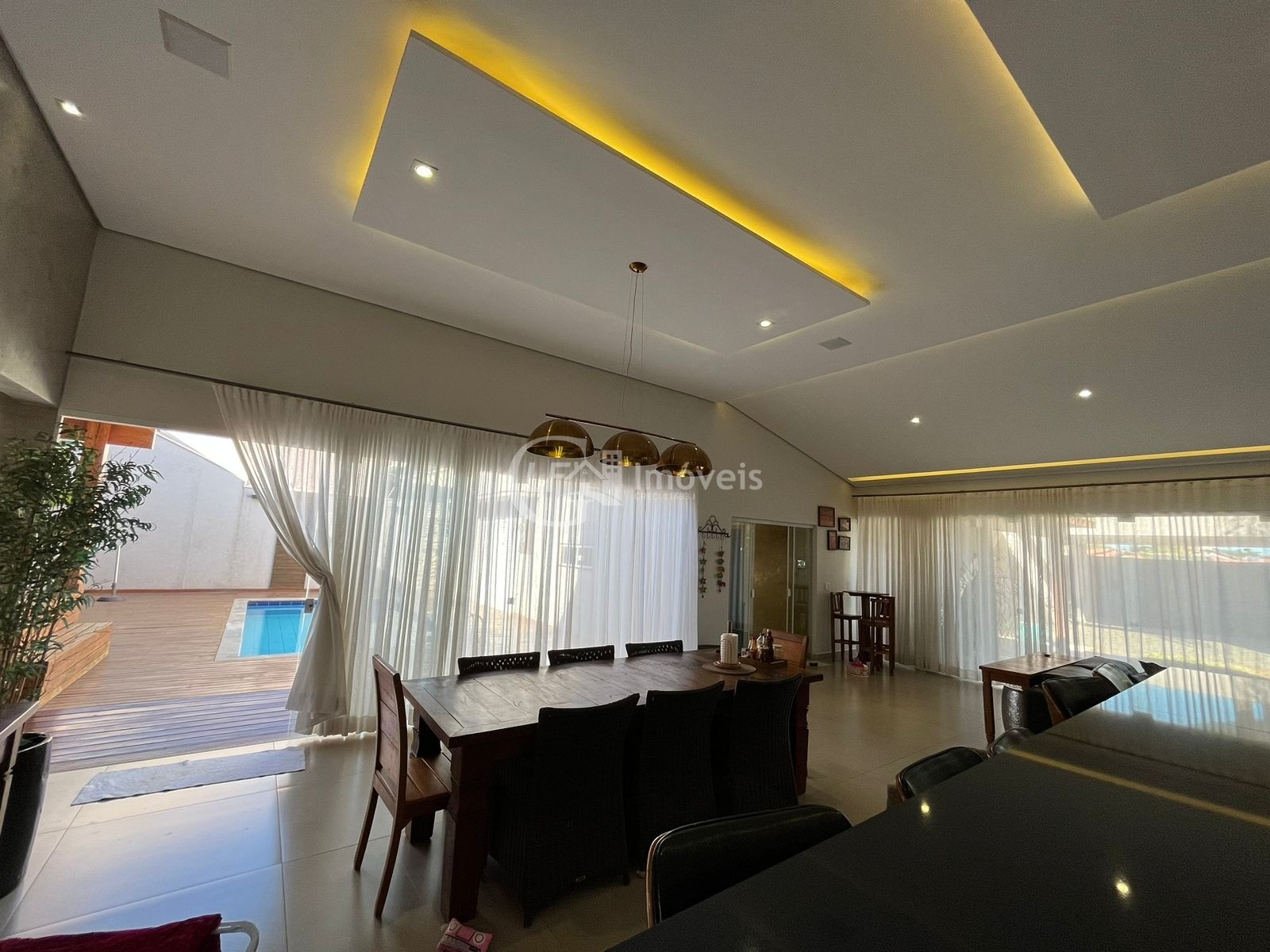 Linda casa com 3 suítes e sala de cinema - foto 31