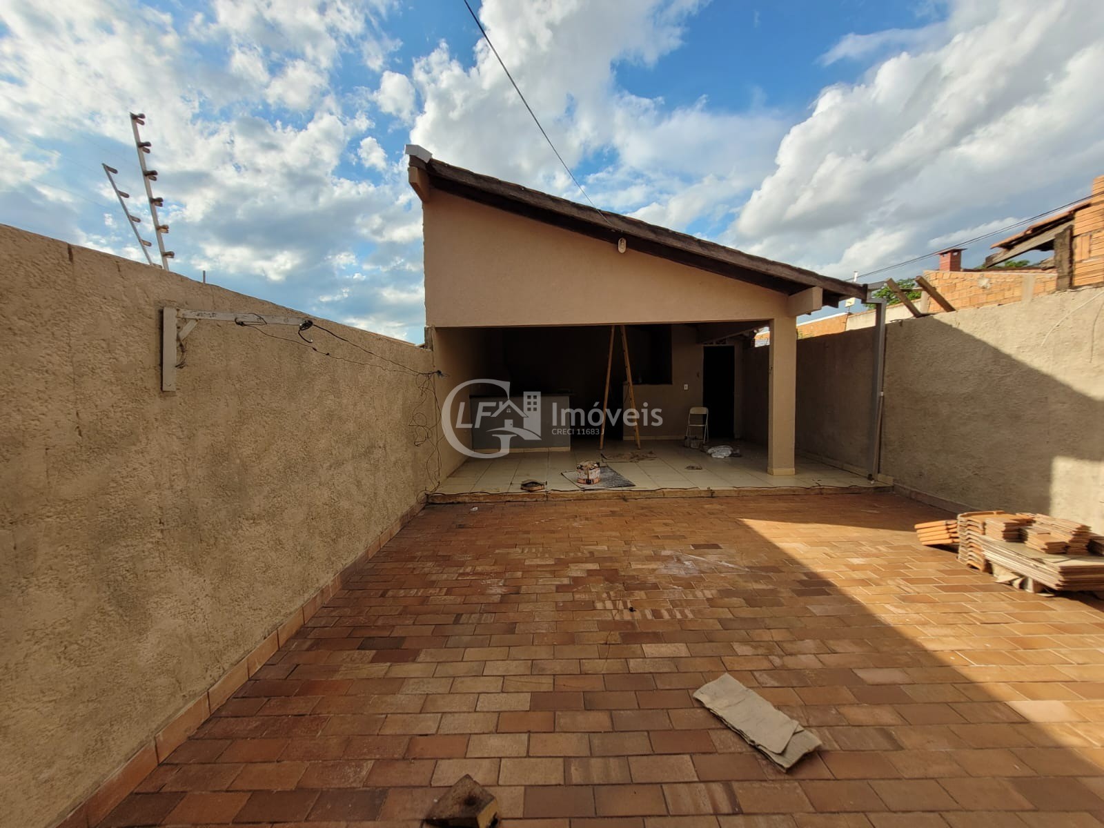 Casa à venda em campo grande-ms: 2 quartos, 1 sala, 1 banhei