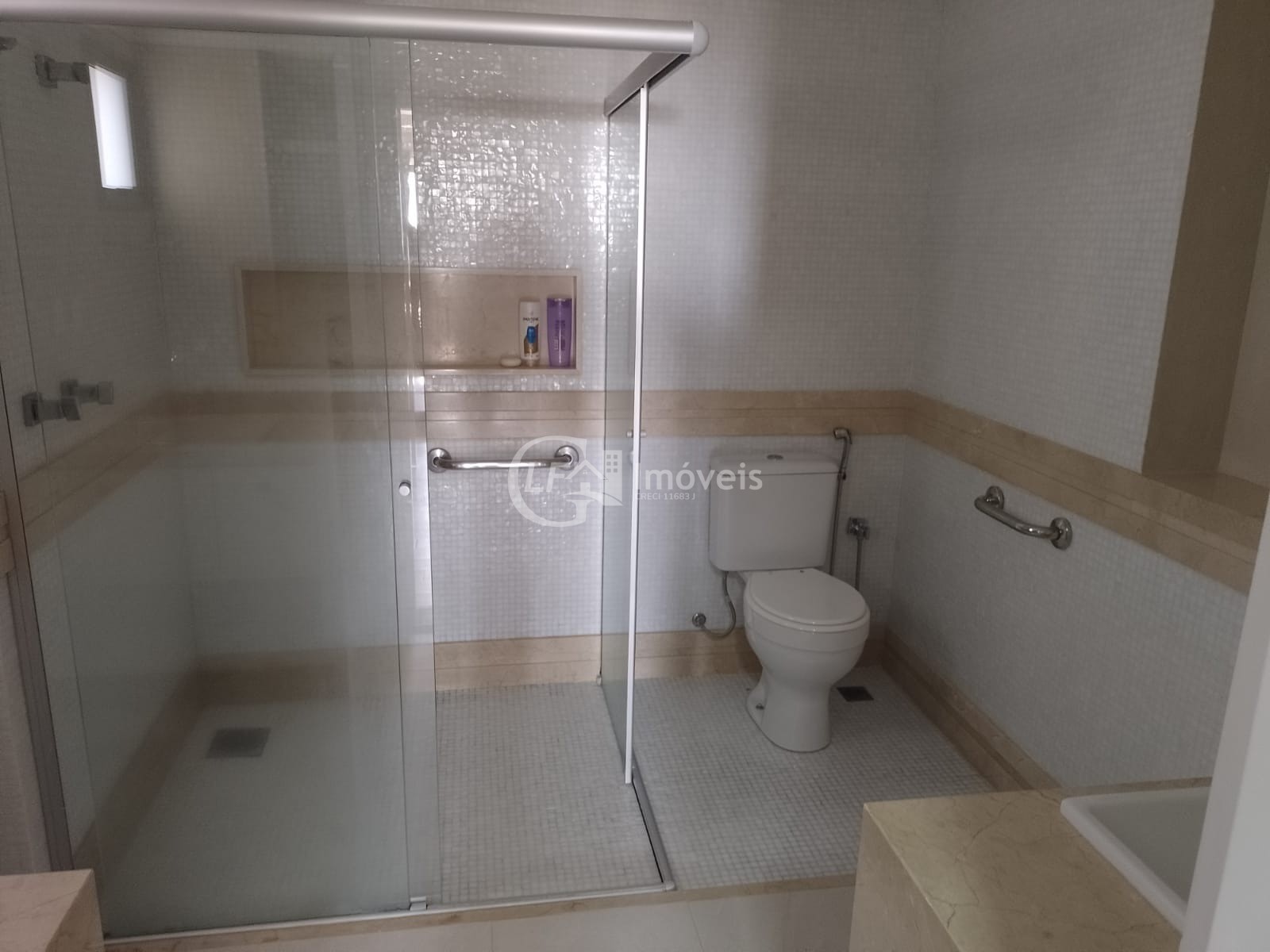 Apartamento à venda em Campo Grande-MS no bairro Royal Park: 2 quartos, 1 suíte, 2 salas, 4 banheiros, 3 vagas, 368m².