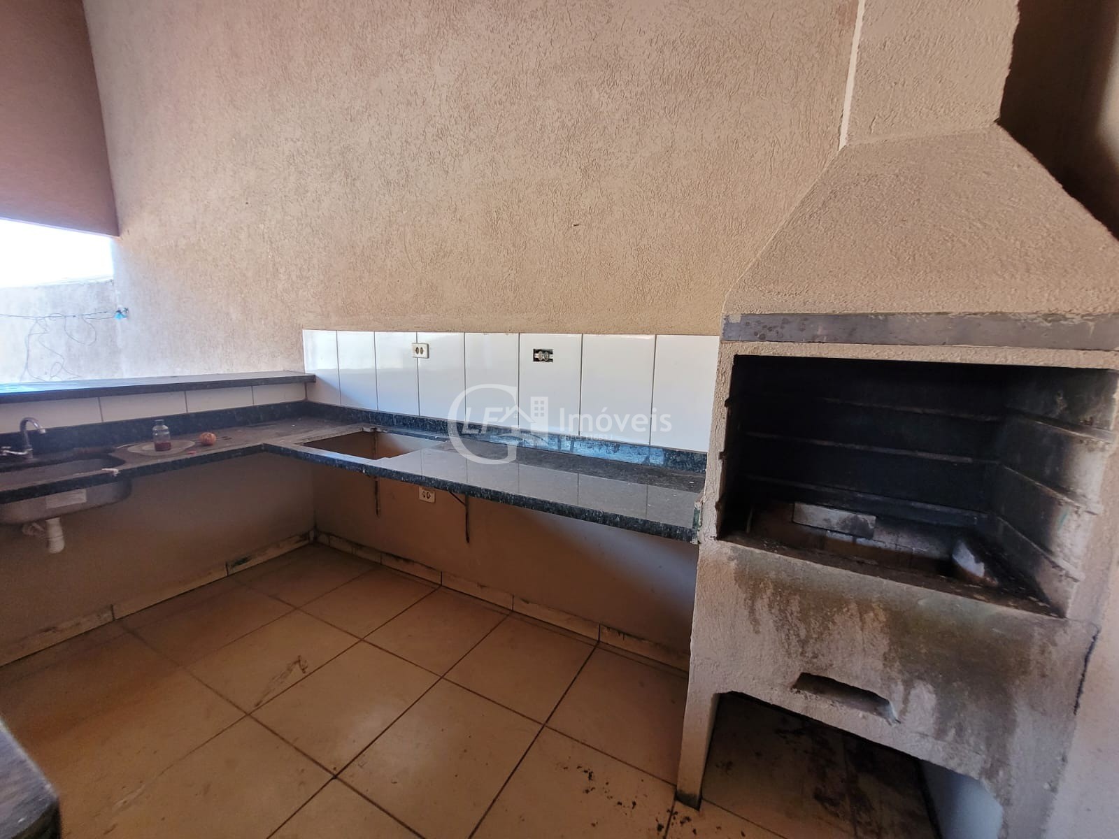 Casa à venda em Campo Grande-MS: 2 quartos, 1 sala, 1 banheiro, 1 vaga de garagem, 140m² no Jardim Aero Rancho!