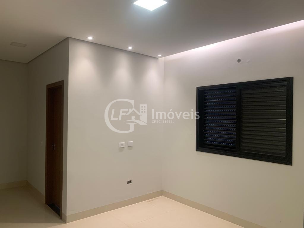 Venda de Casa Impecável em Campo Grande-MS, Bairro Parque Residencial Rita Vieira: 3 Quartos, 1 Suíte, 2 Salas, 2 Banheiros, 2 Vagas de Garagem, 180m².