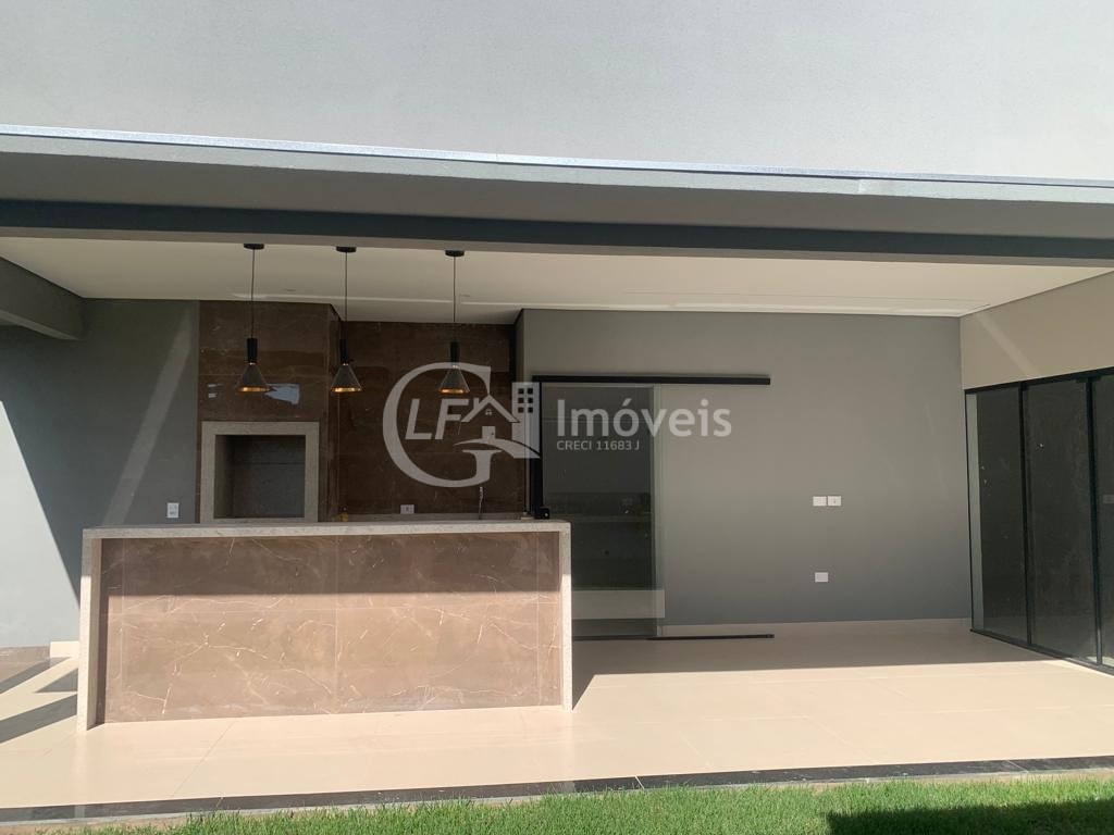 Venda de Casa Impecável em Campo Grande-MS, Bairro Parque Residencial Rita Vieira: 3 Quartos, 1 Suíte, 2 Salas, 2 Banheiros, 2 Vagas de Garagem, 180m².