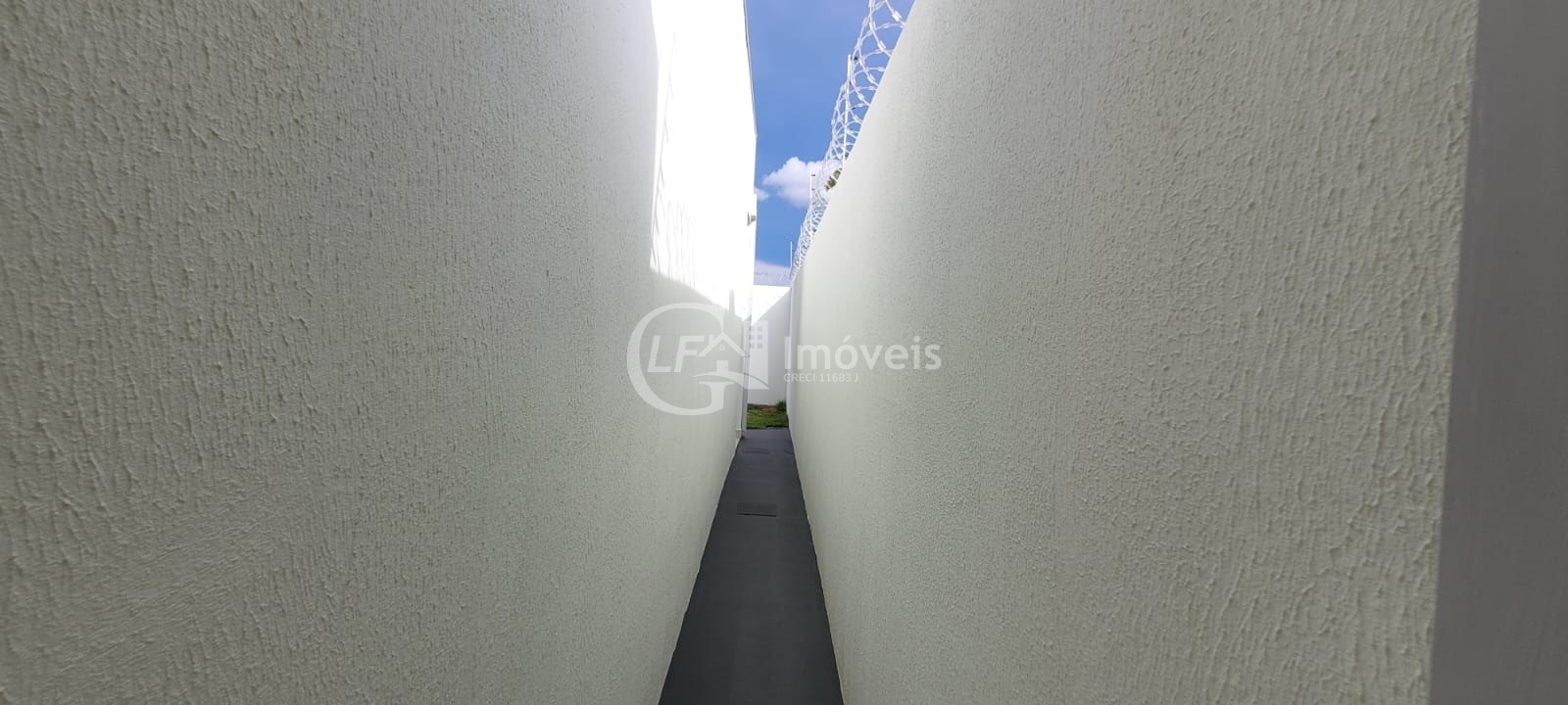 Imperdível oportunidade: Casa à venda em Campo Grande-MS, bairro São Francisco, 3 quartos, 1 suíte, 1 vaga de garagem!