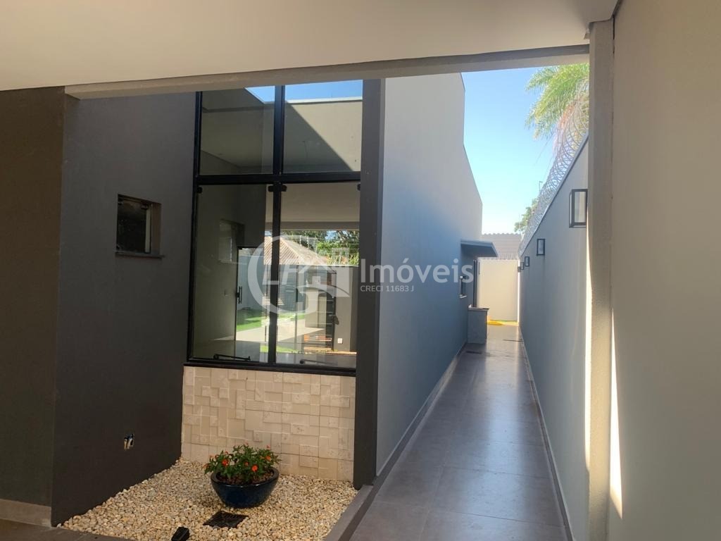 Venda de casa impecável em campo grande-ms, bairro parque re