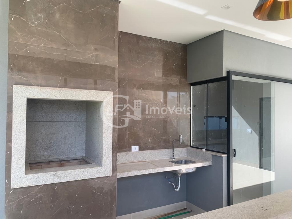 Venda de Casa Impecável em Campo Grande-MS, Bairro Parque Residencial Rita Vieira: 3 Quartos, 1 Suíte, 2 Salas, 2 Banheiros, 2 Vagas de Garagem, 180m².