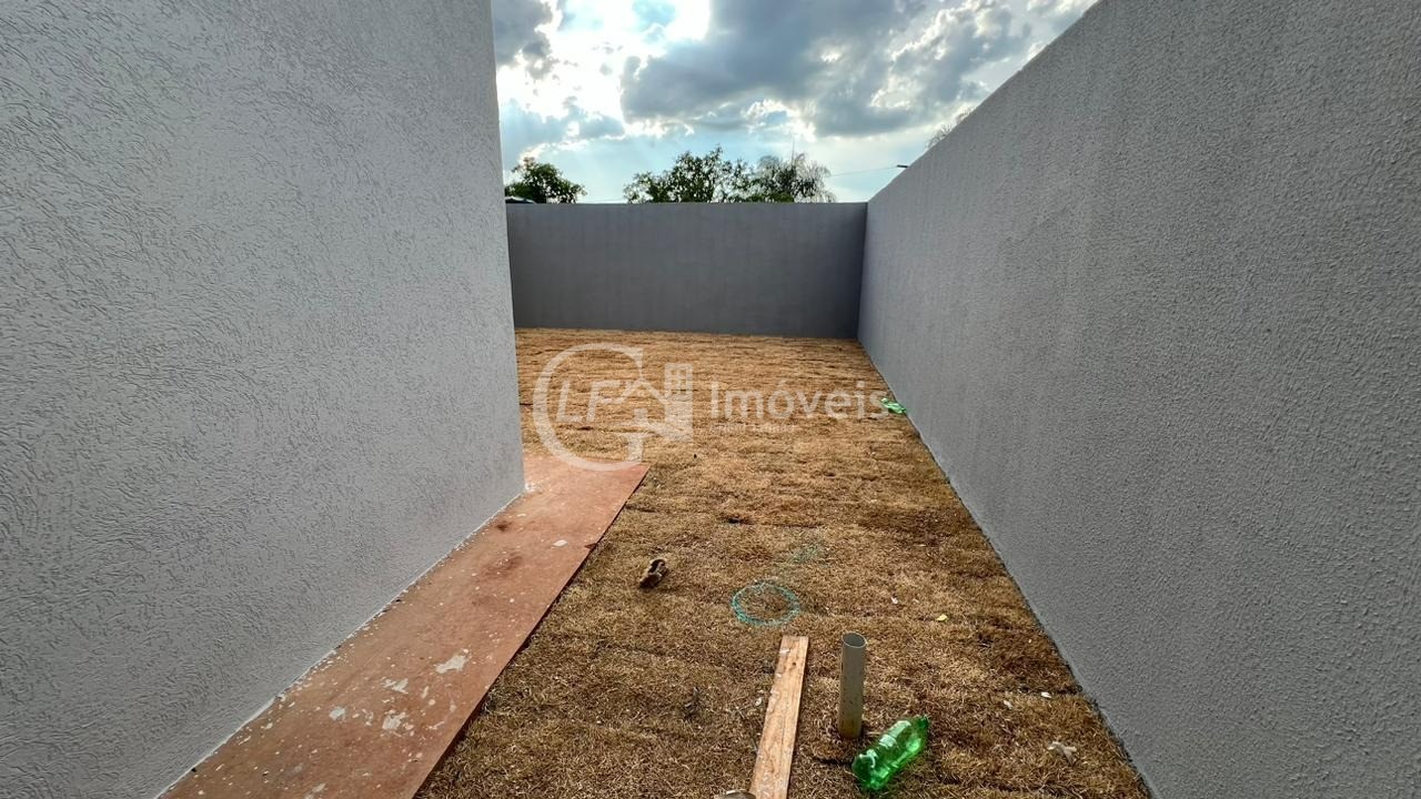 Imperdível oportunidade de casa à venda em Campo Grande-MS, Jardim Tijuca! 3 quartos, 1 suíte, 2 salas, 1 banheiro, 2 vagas de garagem, 93,72m².