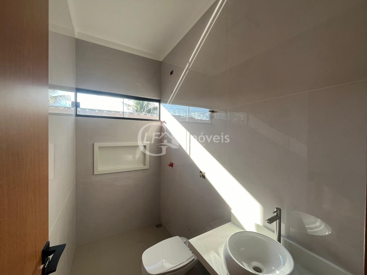 Excelente oportunidade: Casa à venda em Campo Grande-MS, Coophatrabalho, 3 quartos, 1 suíte, 119m², 2 vagas. Venha conferir!