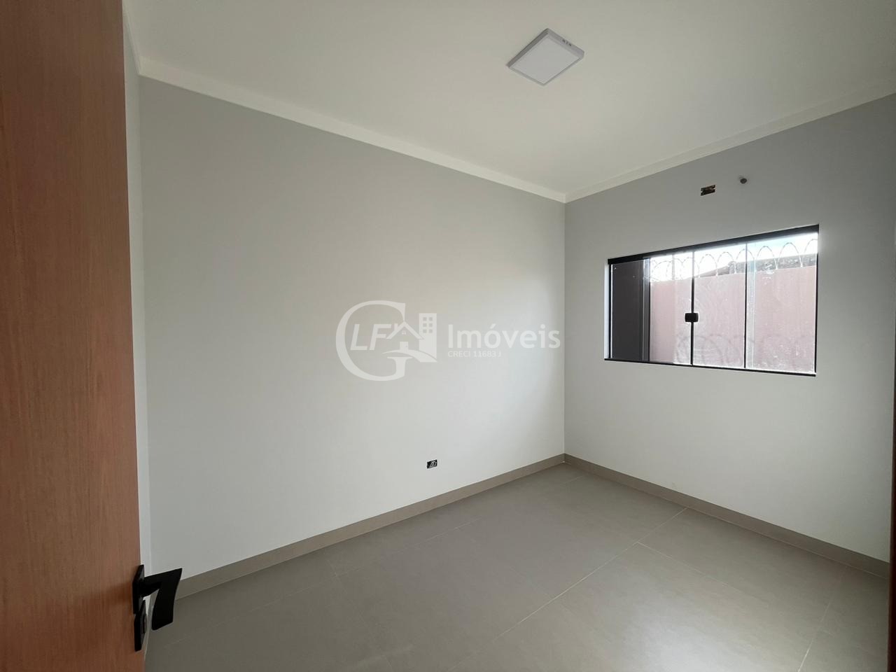 Excelente oportunidade: Casa à venda em Campo Grande-MS, Coophatrabalho, 3 quartos, 1 suíte, 119m², 2 vagas. Venha conferir!
