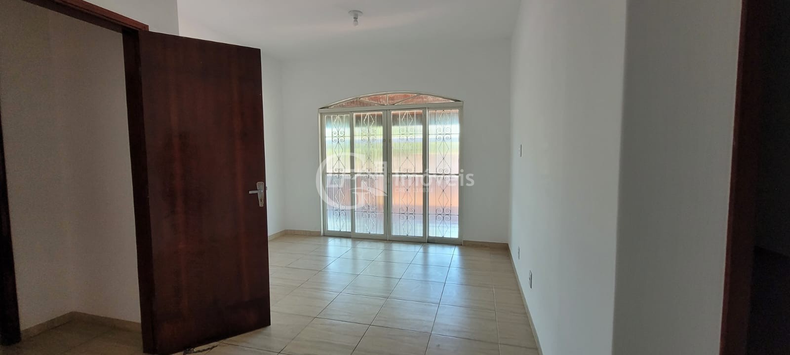 Casa de 4 quartos e 1 suíte à venda em Campo Grande-MS, Bairro Coophasul, com 250m² de área e 4 vagas de garagem