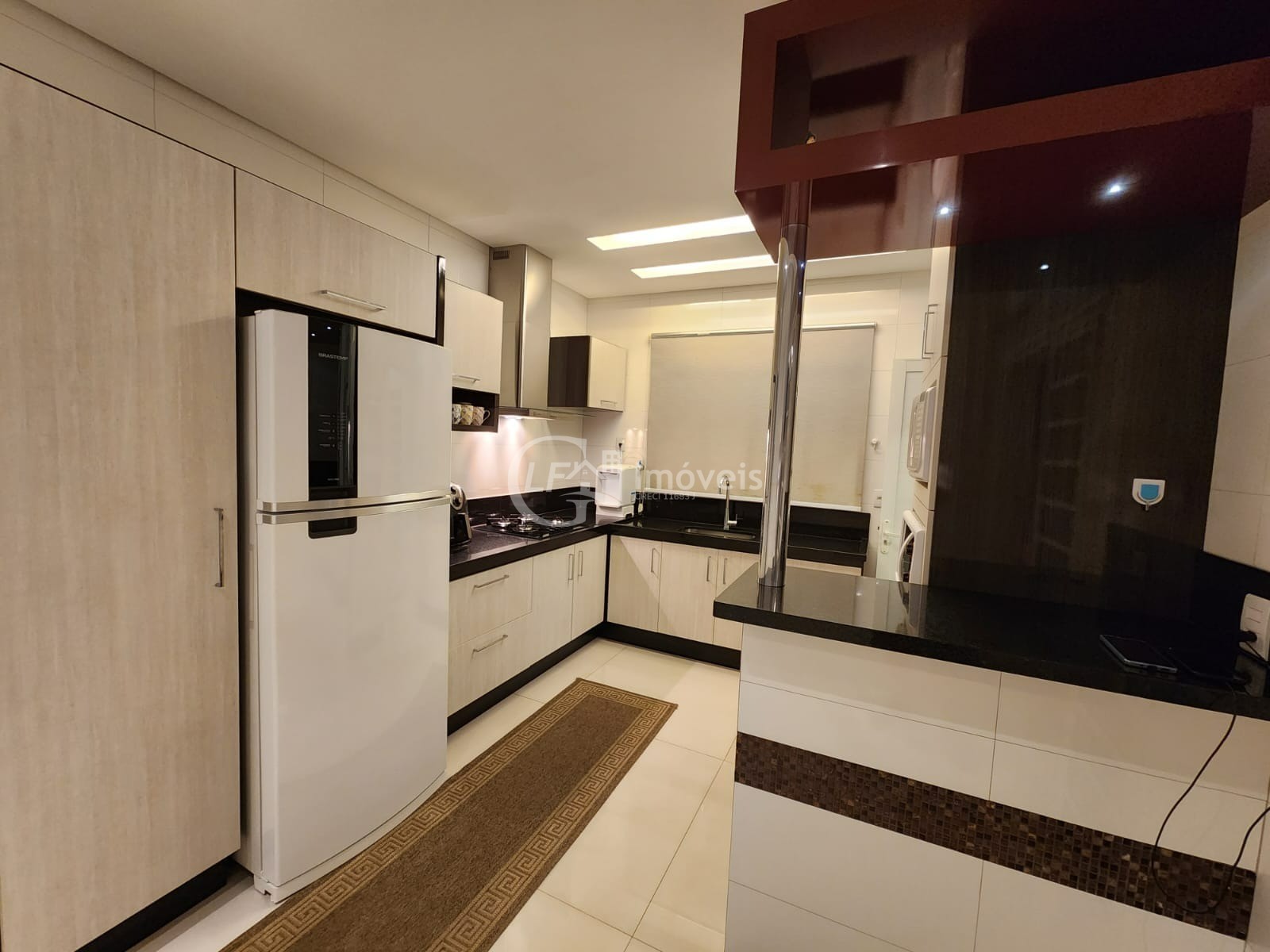 Casa à venda em Campo Grande-MS, bairro Amambaí: 3 quartos, 2 suítes, 3 salas, 2 banheiros, 3 vagas de garagem, 260m² de área.
