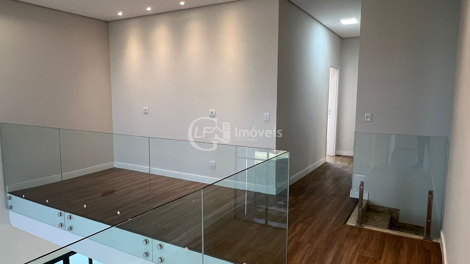 Casa em Condomínio à Venda em Campo Grande-MS - Residencial Damha III: 3 Quartos, 3 Suítes, 3 Salas, 5 Banheiros, 6 Vagas, 280m².