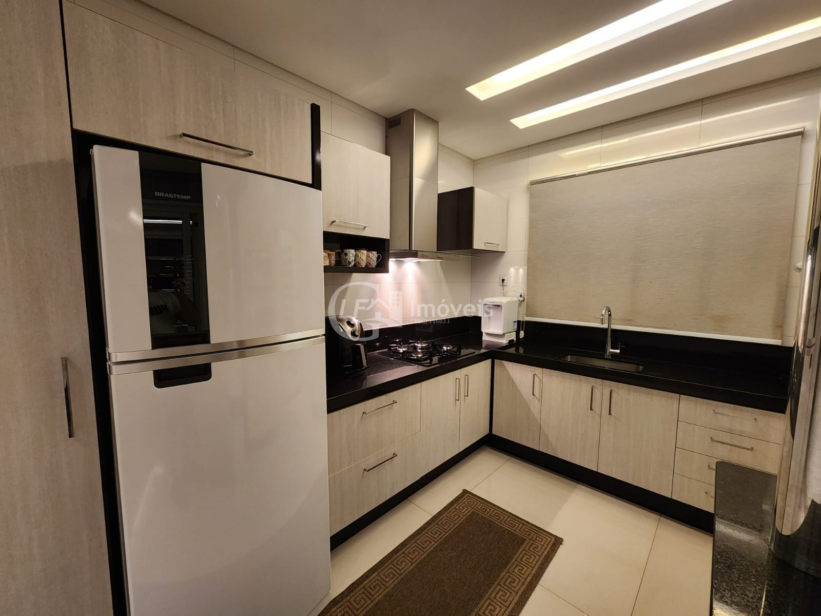 Casa à venda em Campo Grande-MS, bairro Amambaí: 3 quartos, 2 suítes, 3 salas, 2 banheiros, 3 vagas de garagem, 260m² de área.