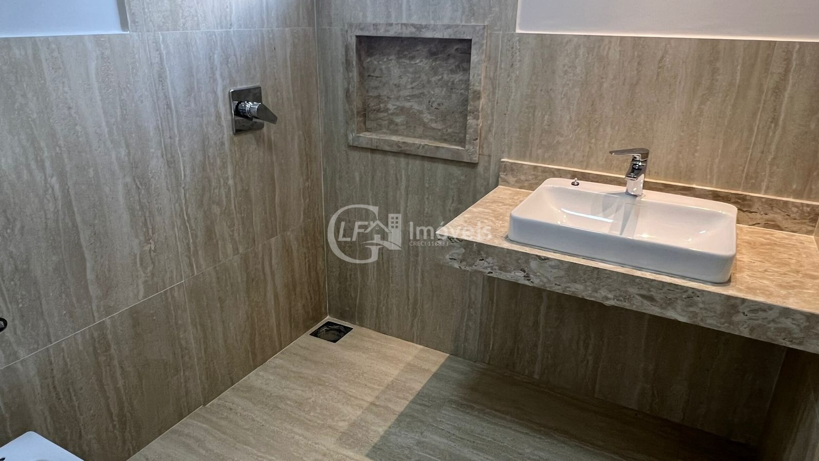 Casa em Condomínio à Venda em Campo Grande-MS - Residencial Damha III: 3 Quartos, 3 Suítes, 3 Salas, 5 Banheiros, 6 Vagas, 280m².