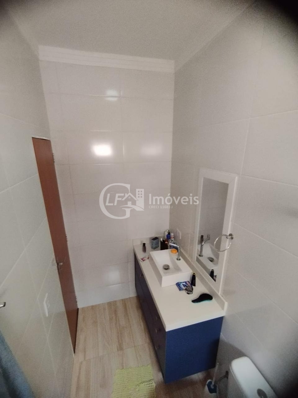Casa à venda em Campo Grande-MS, bairro Panorama: 2 quartos, 1 suíte, 3 salas, 2 banheiros, 4 vagas de garagem, 266m².