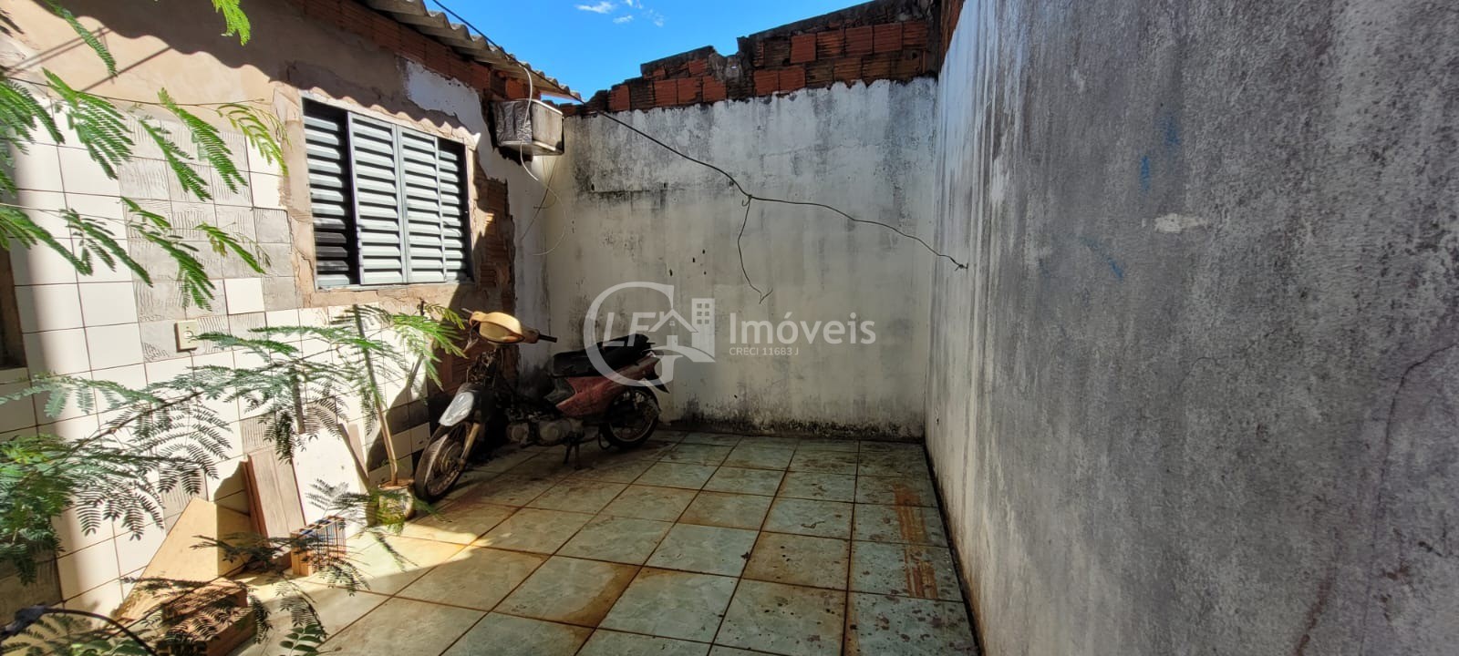 Imóvel à venda em Campo Grande-MS: Casa com 3 quartos, 2 salas, 2 banheiros e 3 vagas na Coronel Antonino!