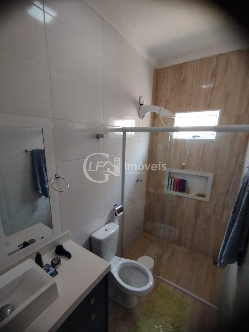 Casa à venda em Campo Grande-MS, bairro Panorama: 2 quartos, 1 suíte, 3 salas, 2 banheiros, 4 vagas de garagem, 266m².