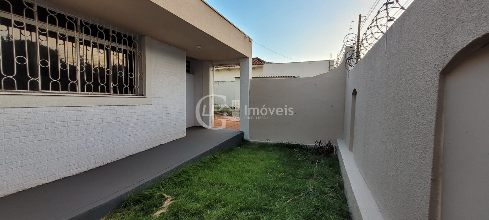 Casa comercial para locação no bairro amambaí em campo grand