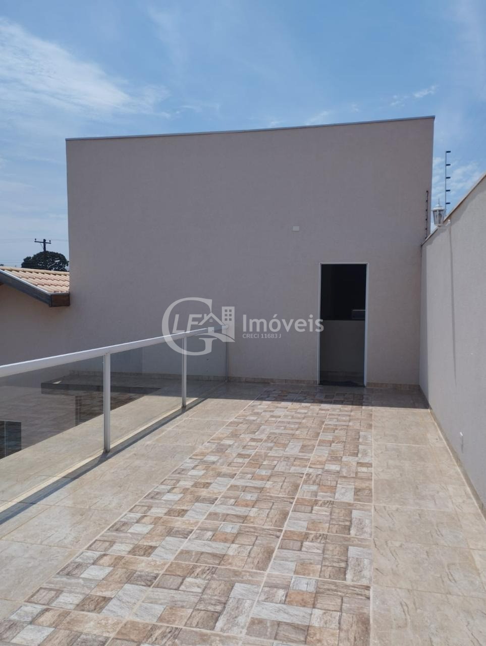 Casa à venda em Campo Grande-MS, bairro Panorama: 2 quartos, 1 suíte, 3 salas, 2 banheiros, 4 vagas de garagem, 266m².