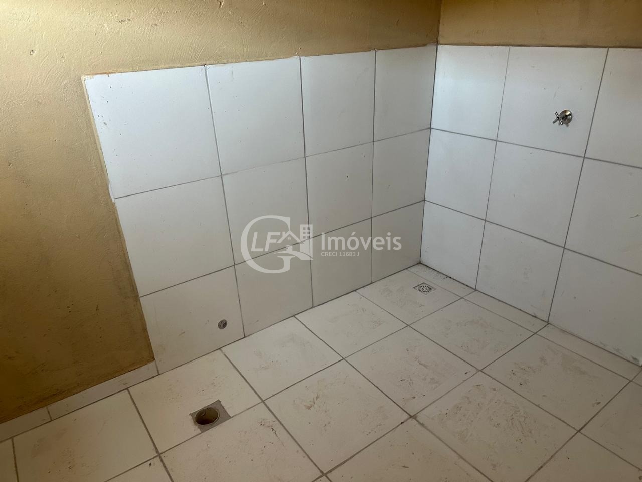 Aluguel de barracão comercial em ribas do rio pardo-ms, bair