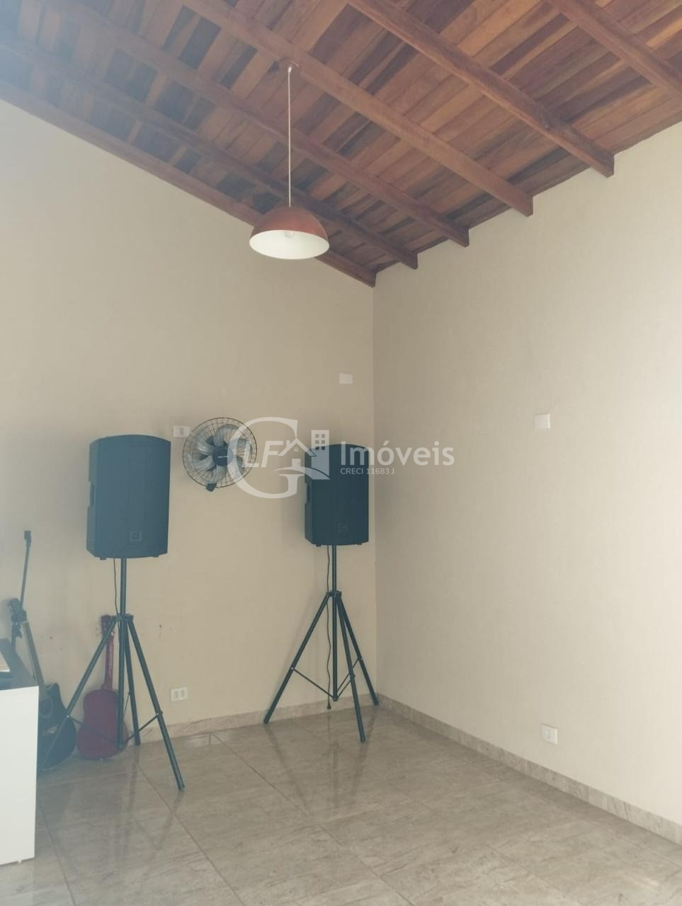 Casa à venda em Campo Grande-MS, bairro Panorama: 2 quartos, 1 suíte, 3 salas, 2 banheiros, 4 vagas de garagem, 266m².