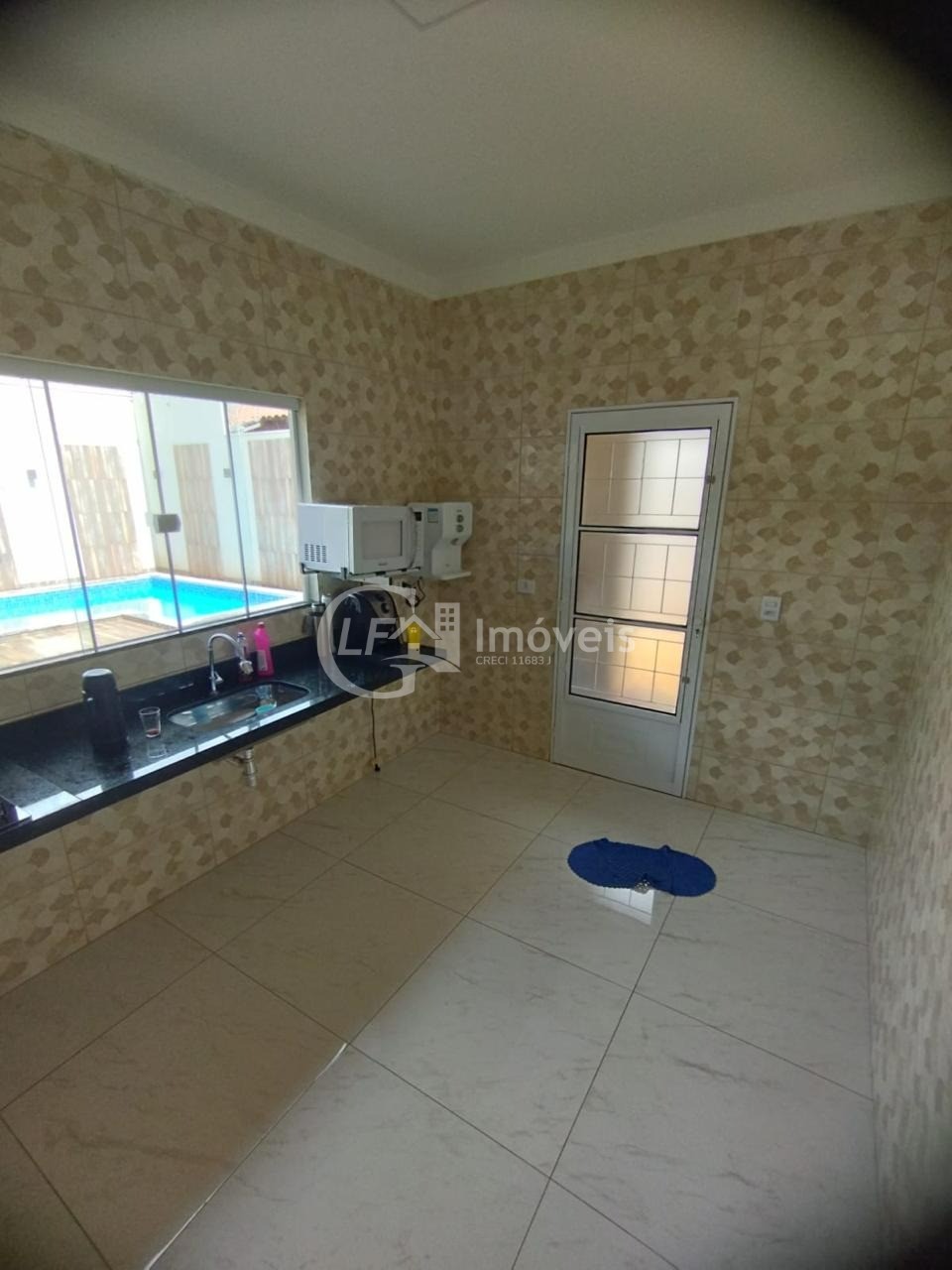 Casa à venda em Campo Grande-MS, bairro Panorama: 2 quartos, 1 suíte, 3 salas, 2 banheiros, 4 vagas de garagem, 266m².