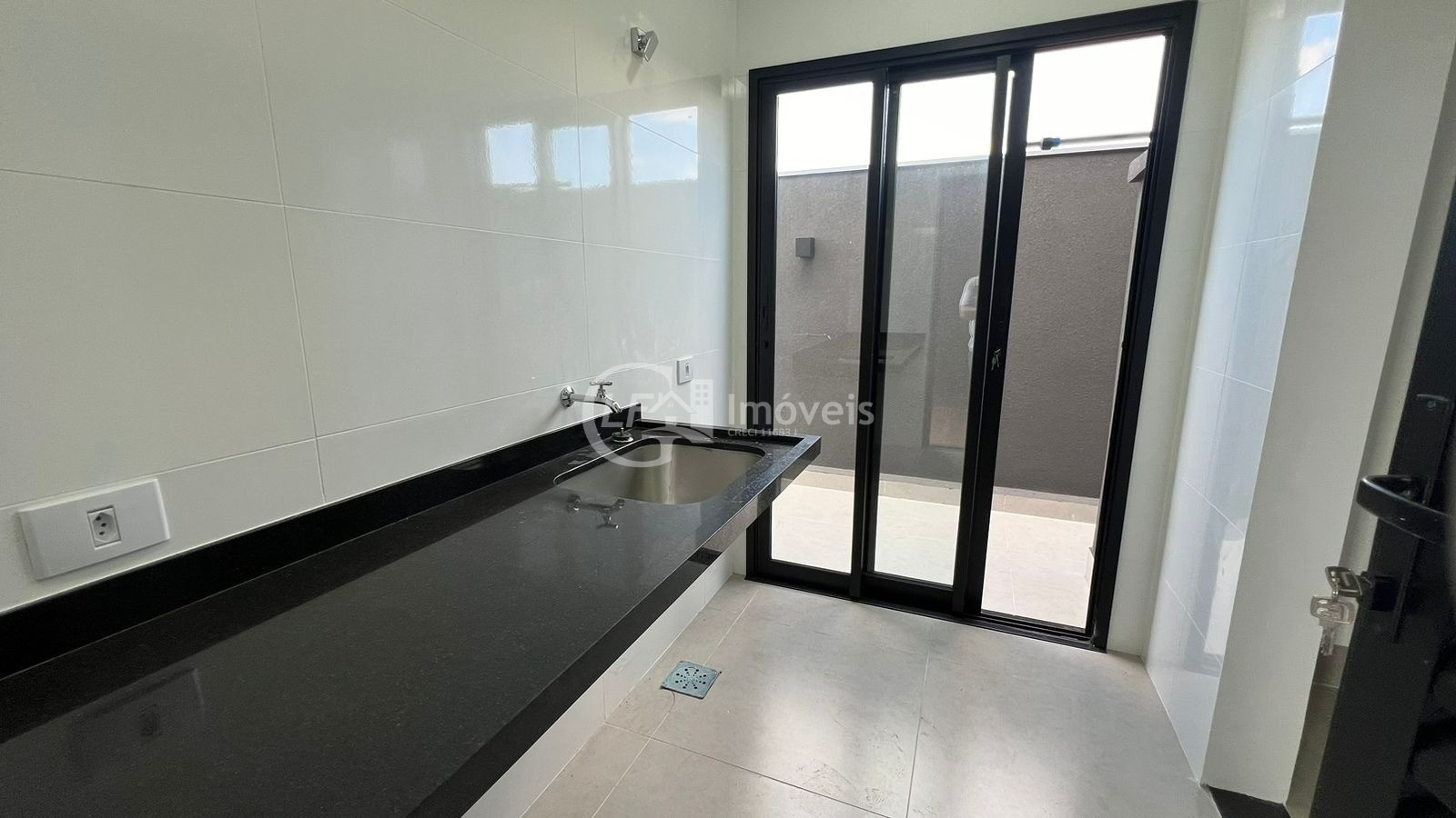 Imperdível Casa à Venda em Campo Grande-MS, Residencial Shalom: 3 quartos, 3 suítes, 3 salas, 2 banheiros, 4 vagas, 182,13 m²!