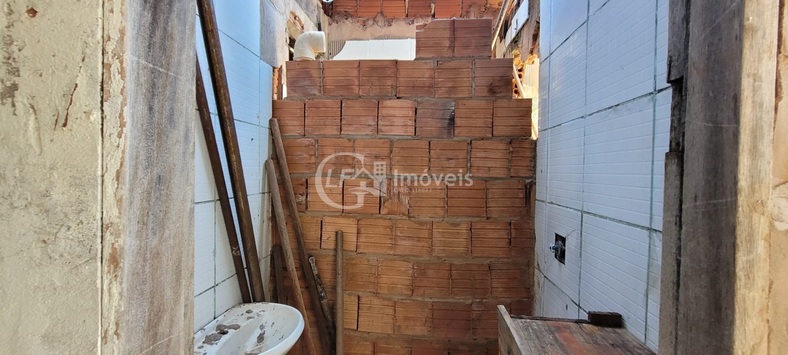 Imóvel à venda em Campo Grande-MS: Casa com 3 quartos, 2 salas, 2 banheiros e 3 vagas na Coronel Antonino!