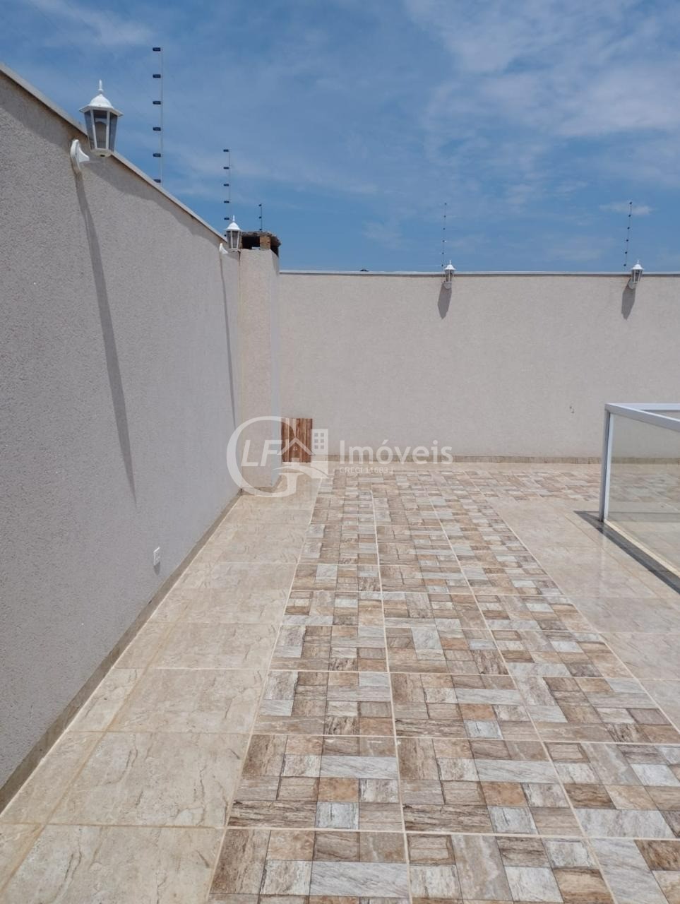Casa à venda em Campo Grande-MS, bairro Panorama: 2 quartos, 1 suíte, 3 salas, 2 banheiros, 4 vagas de garagem, 266m².