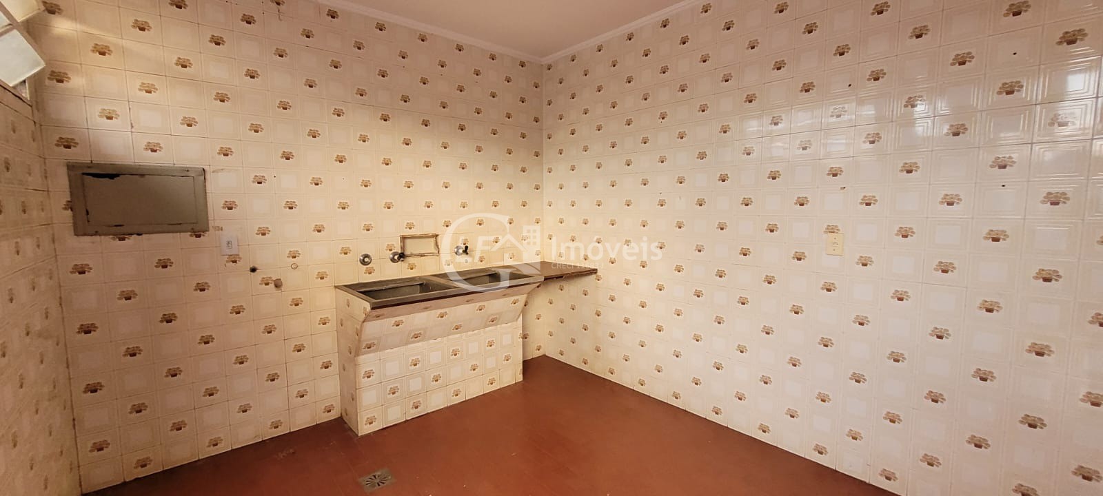 Casa Comercial para Locação no Bairro Amambaí em Campo Grande-MS: 6 Salas, 7 Banheiros, 20 Vagas de Garagem e 250m² de Área.