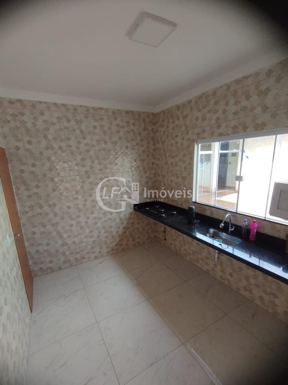 Casa à venda em Campo Grande-MS, bairro Panorama: 2 quartos, 1 suíte, 3 salas, 2 banheiros, 4 vagas de garagem, 266m².