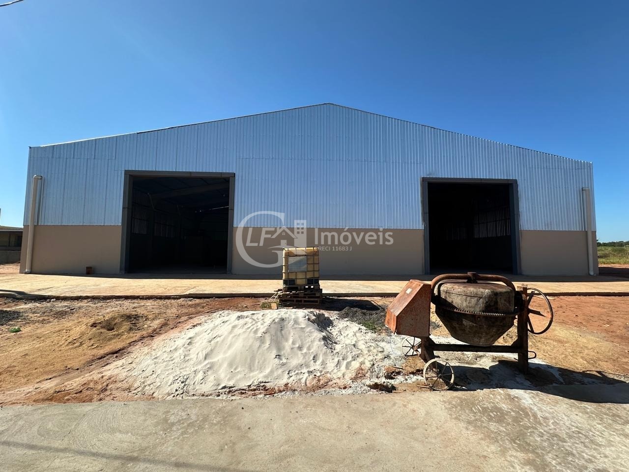 Aluguel de Barracão Comercial em Ribas do Rio Pardo-MS, Bairro Vale do Sol, 600m², 1 Banheiro!