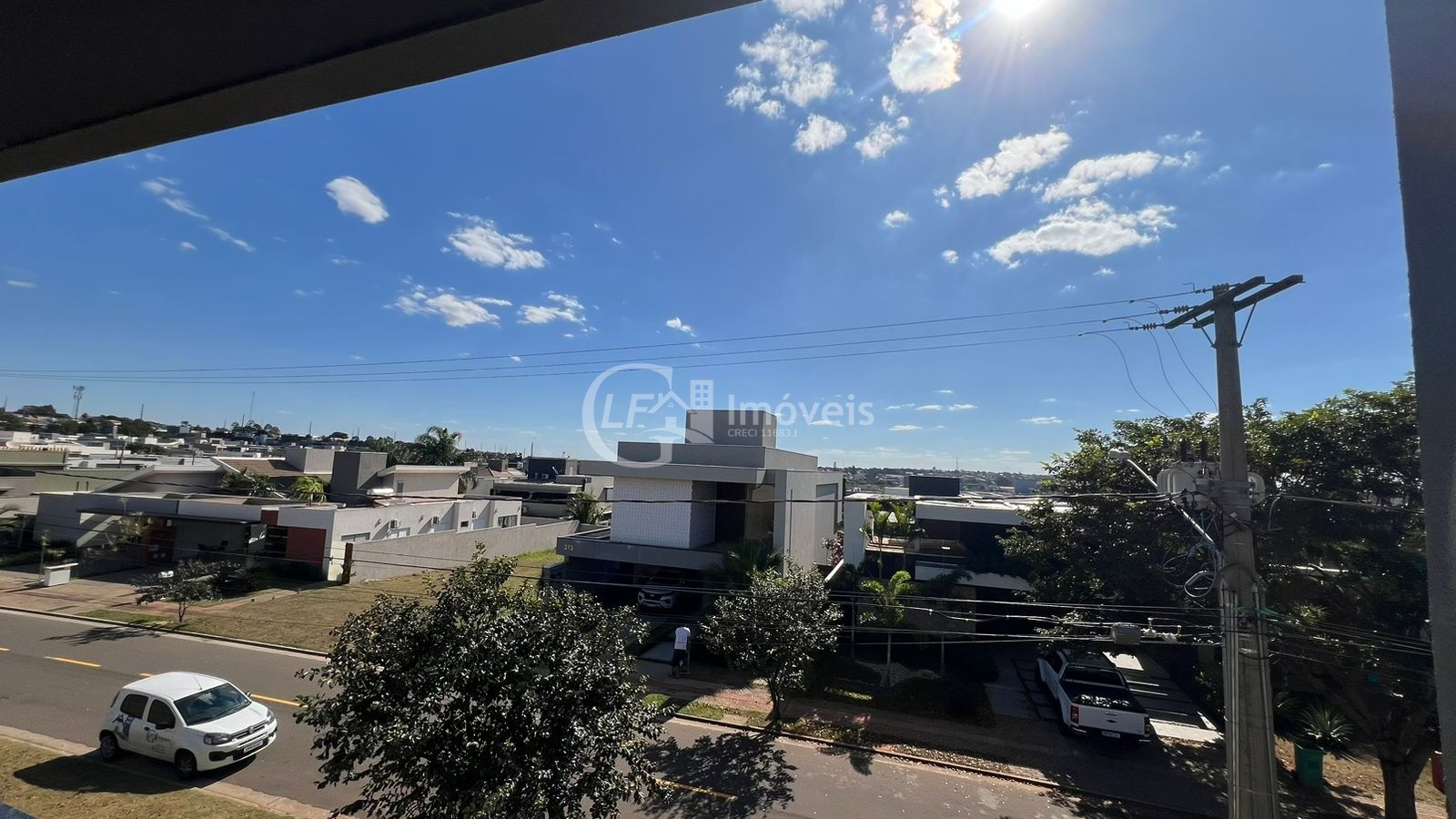 Imperdível oportunidade! Casa à venda em Alphaville Campo Grande-MS com 3 quartos, 3 suítes, 3 salas e 330m². Confira!