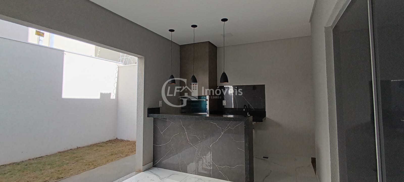 Casa para venda em Campo Grande-MS, bairro Panamá: 2 quartos, 1 suíte, 1 sala, 3 banheiros, 3 vagas de garagem, 133m².
