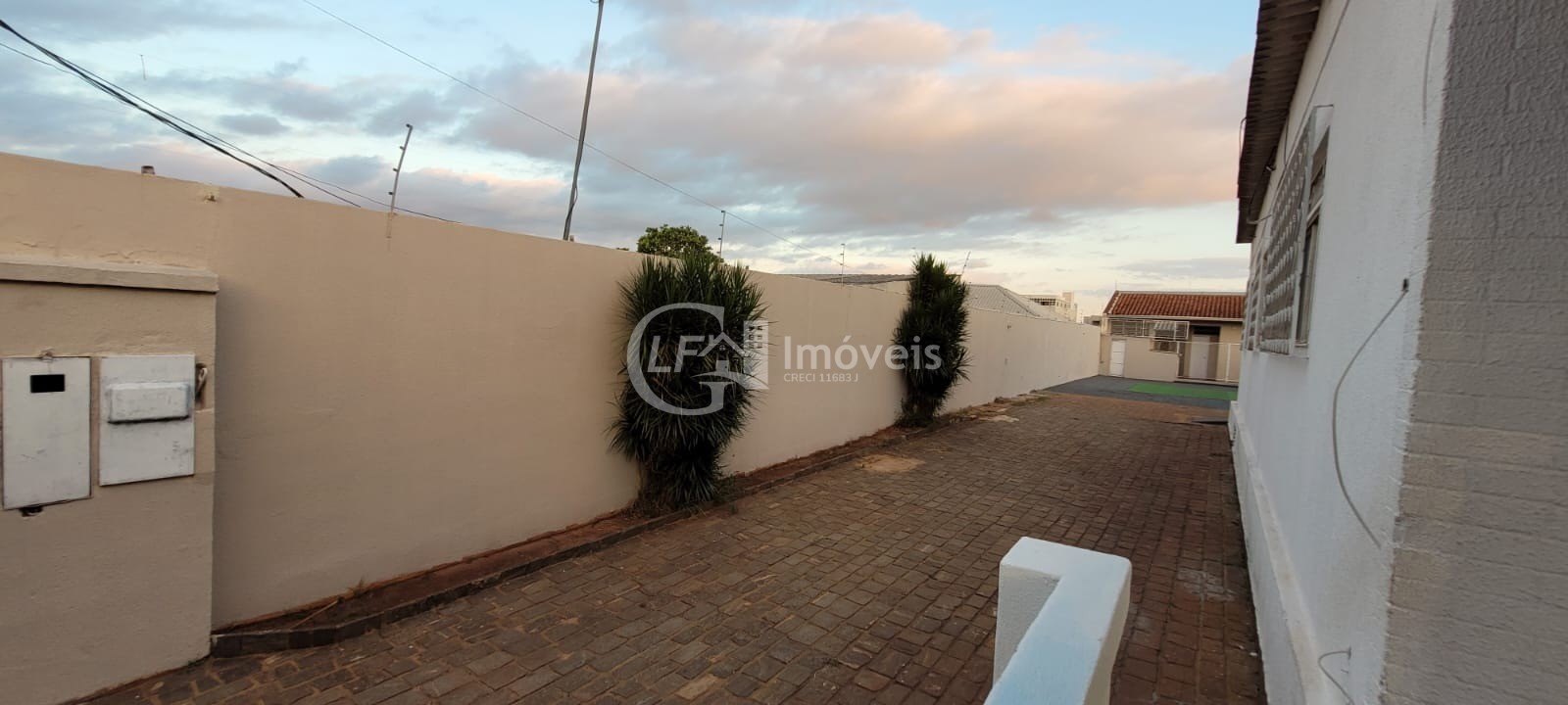 Casa comercial para locação no bairro amambaí em campo grand