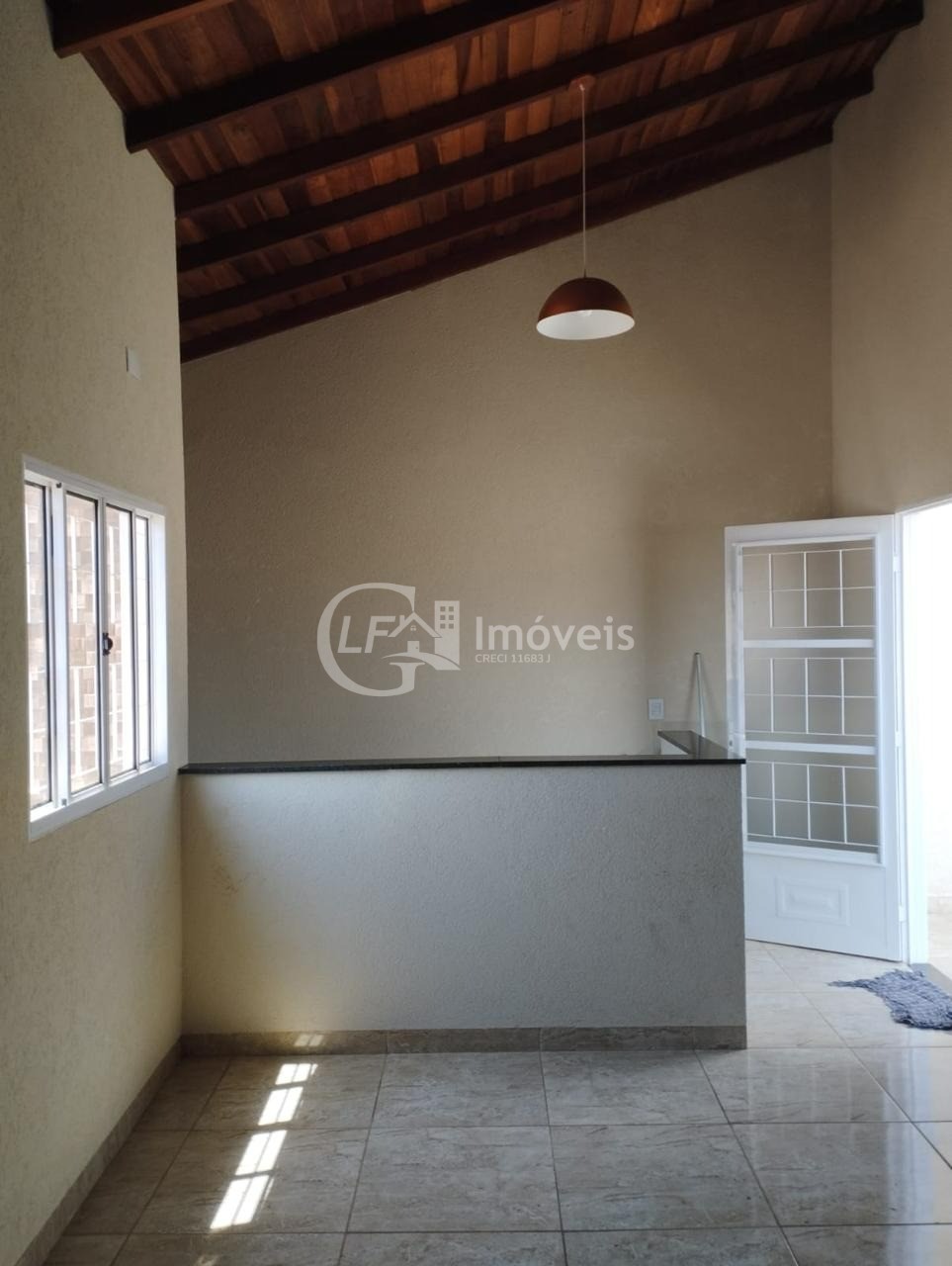 Casa à venda em Campo Grande-MS, bairro Panorama: 2 quartos, 1 suíte, 3 salas, 2 banheiros, 4 vagas de garagem, 266m².