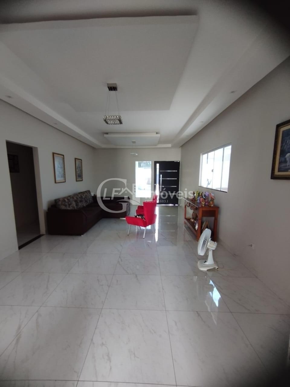 Casa à venda em Campo Grande-MS, bairro Panorama: 2 quartos, 1 suíte, 3 salas, 2 banheiros, 4 vagas de garagem, 266m².
