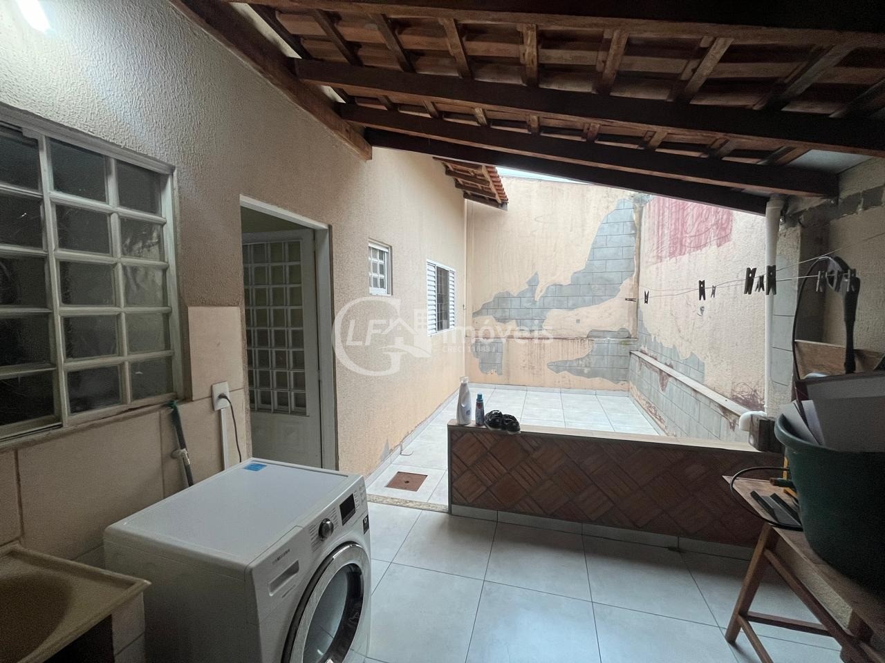 Casa com 2 quartos - boa localização