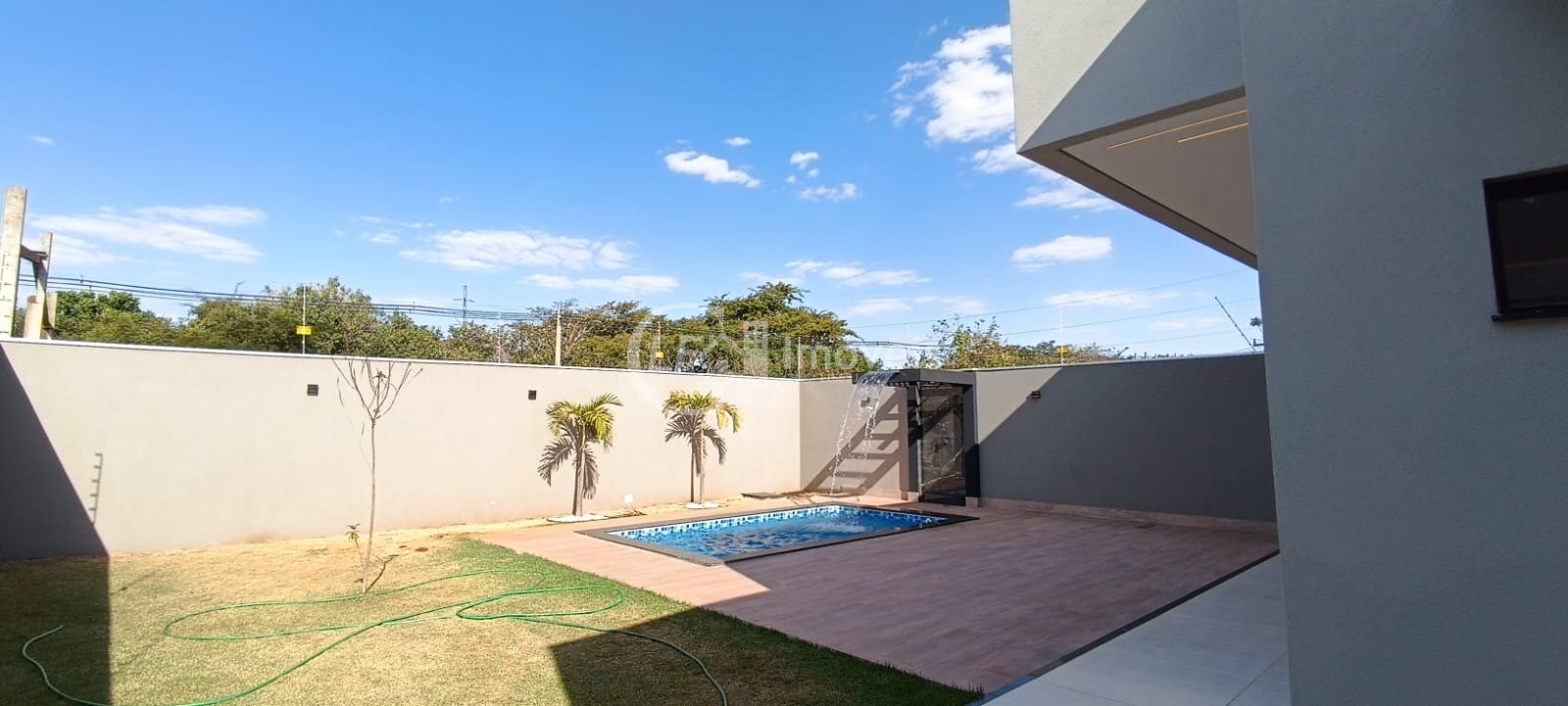 Imperdível casa à venda em Campo Grande-MS, Bairro Seminário: 3 quartos, 1 suíte, 2 salas, 3 banheiros, 3 vagas, 128m².