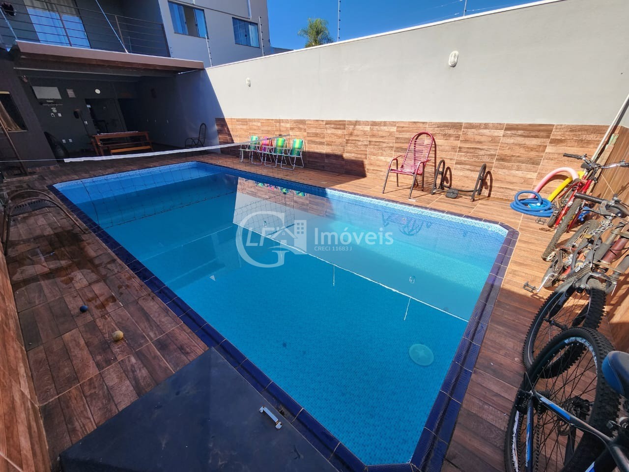 Impecável casa à venda em Campo Grande-MS, Jardim Tijuca: 3 quartos, 2 suítes, 1 sala, 2 vagas, 152m². Venha conferir!