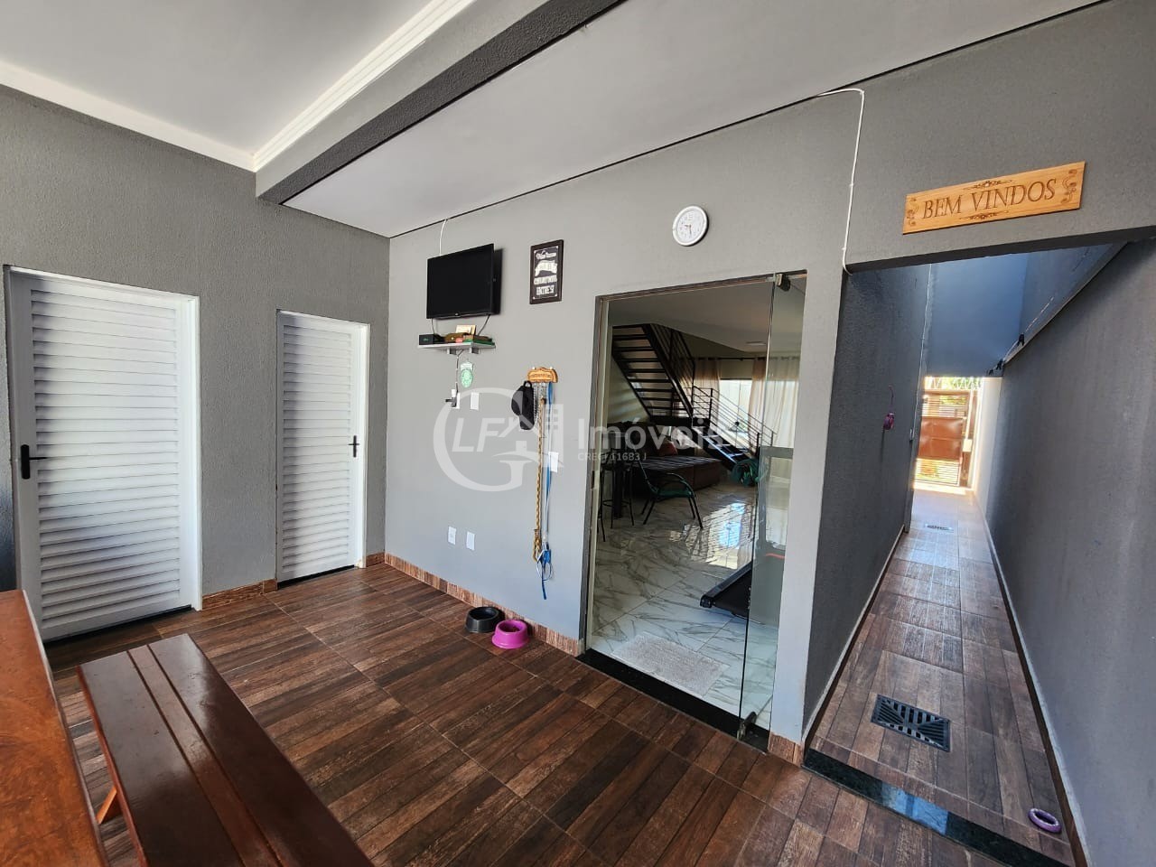 Impecável casa à venda em Campo Grande-MS, Jardim Tijuca: 3 quartos, 2 suítes, 1 sala, 2 vagas, 152m². Venha conferir!