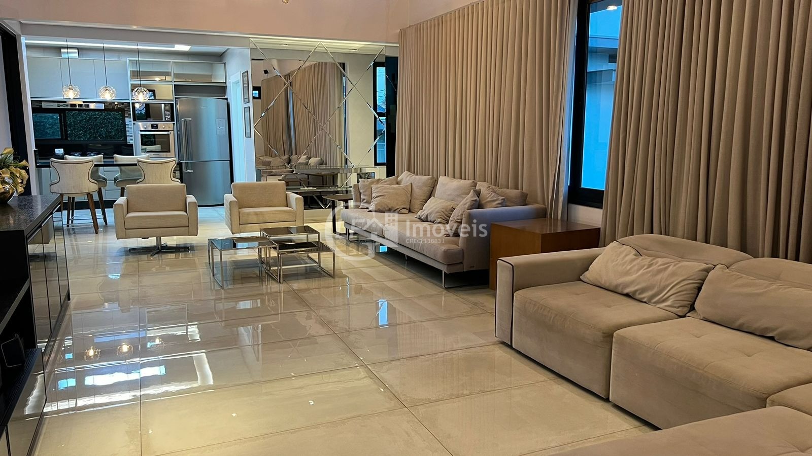 Imperdível: Casa à venda em Campo Grande-MS, Vila Vilas Boas, 4 quartos, 3 suítes, 3 salas, 1 banheiro, 7 vagas, 366m².