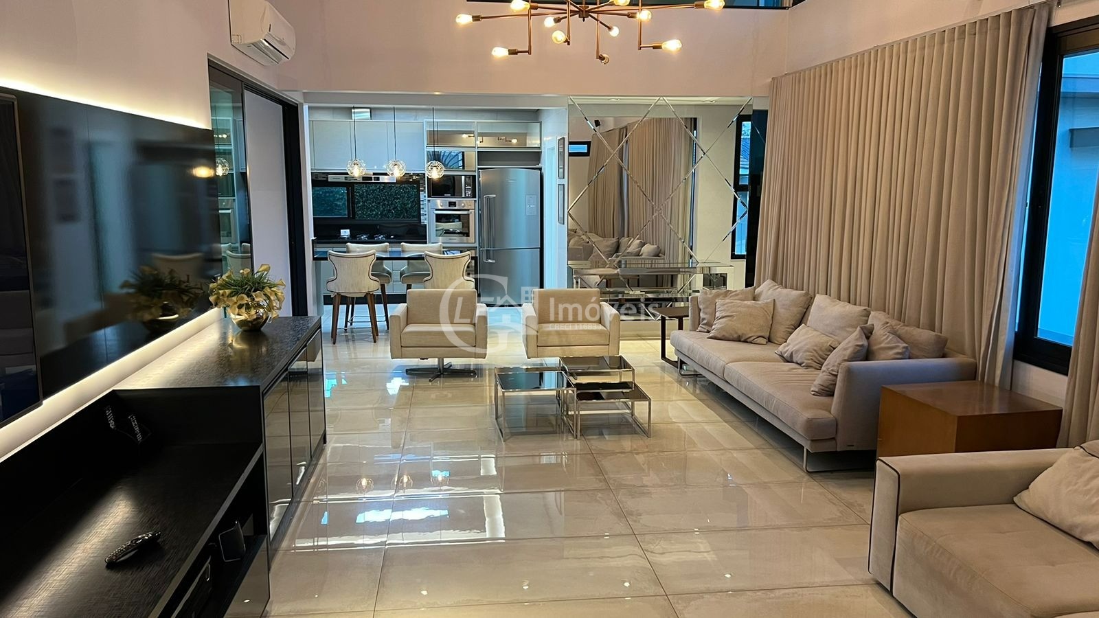 Imperdível: Casa à venda em Campo Grande-MS, Vila Vilas Boas, 4 quartos, 3 suítes, 3 salas, 1 banheiro, 7 vagas, 366m².