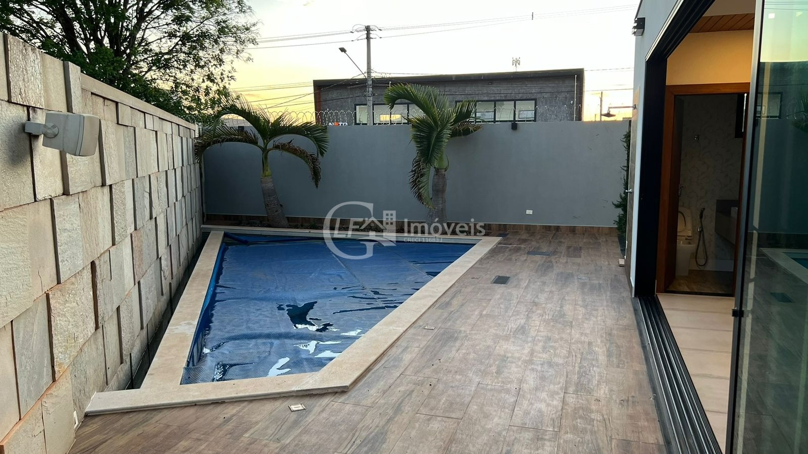 Imperdível: Casa à venda em Campo Grande-MS, Vila Vilas Boas, 4 quartos, 3 suítes, 3 salas, 1 banheiro, 7 vagas, 366m².